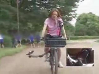 日本語 女朋友 masturbated 而 騎術 一 specially modified 性別 夾 bike!