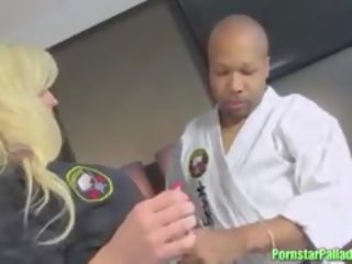 Posh porn karate träning