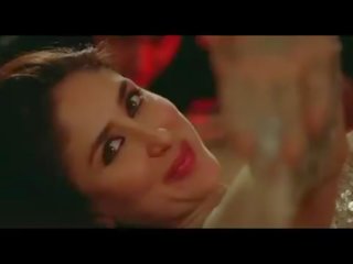 Kareena Kapoor inviting compilation