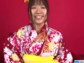 Chiharu 渴望 為 爵士樂 到 蓋 她的 entire 的陰戶 和 屁股